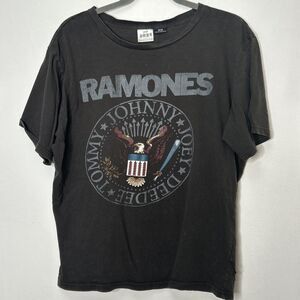 Vintage Ramones 1234 T-Shirt in Black w Ramones Album Artwork Medium Distressed